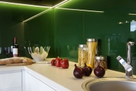 Un mic apartament in Polonia, in culori clasice, dar
stil contemporan