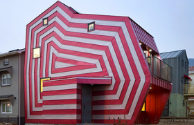 Casa Acadea, un experiment estetic ce sustine o locuire durabila