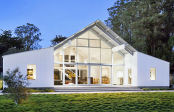 Gandita ca ferma, o casa din California impresioneaza prin designul contemporan 
