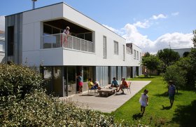 O casa 2 in 1 gandita sa multumeasca patru generatii