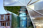 Imobil rezidential de lux construit in consola peste o cladire monument