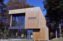 Case pe structura de lemn