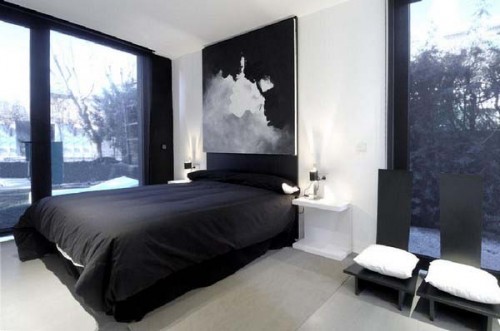  Din bucatarie, pana in dormitor si baie. Combinatia alb-negru se potriveste in orice spatiu Foto via housepict.com