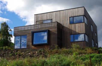 Casa traditionala scandinava renovata pentru a deveni casa pasiva 