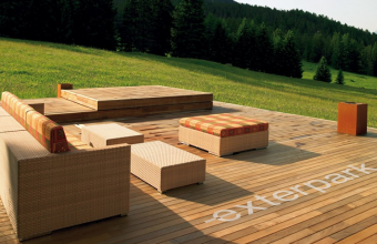 Pardoseala din lemn pentru exterior (deck) sub forma de lamele sau placi patrate