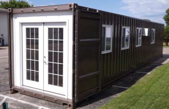 Locuințe prefabricate, din containere de transport mărfuri, ce pot fi cumparate online