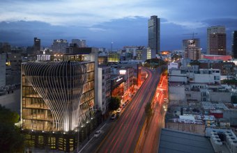 O clădire nouă din plăci metalice a fost proiectată în Mexico