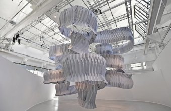 Arhitectul nipon Kengo Kuma a creat o sculptură care poate absorbi emisiile a 90.000 de mașini
