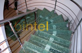 Scari pe structura metalica pentru interior