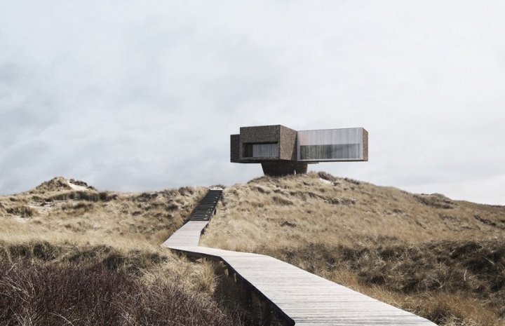 Arhitectură sau artă? O casă ca desprinsă dintr-un film de Polanski construită pe coasta mării