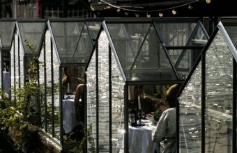 Un restaurant din Amsterdam redefineşte modul în care luăm masa în oraş pe timp de pandemie