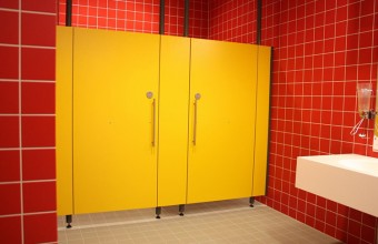 Placi HPL pentru compartimentari cabine sanitare, vestiare 