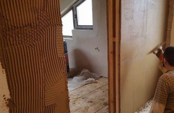 Tencuiala de argilă reglează umiditatea fiind perfectă pentru camerele copiilor, bătrânilor 