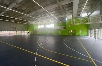 SMB Group contribuie la implicarea copiilor și a  tinerilor în mișcare: alte două săli de sport școlare finalizate în județul Prahova
