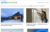 Casă cu volume din sticlă așezată pe panta unui deal înzăpezit din Quebec