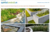 Jardiniere din beton pentru o grădină cu multă vegetaţie