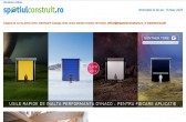 O structură din lemn adăpostește o casă în altă casă